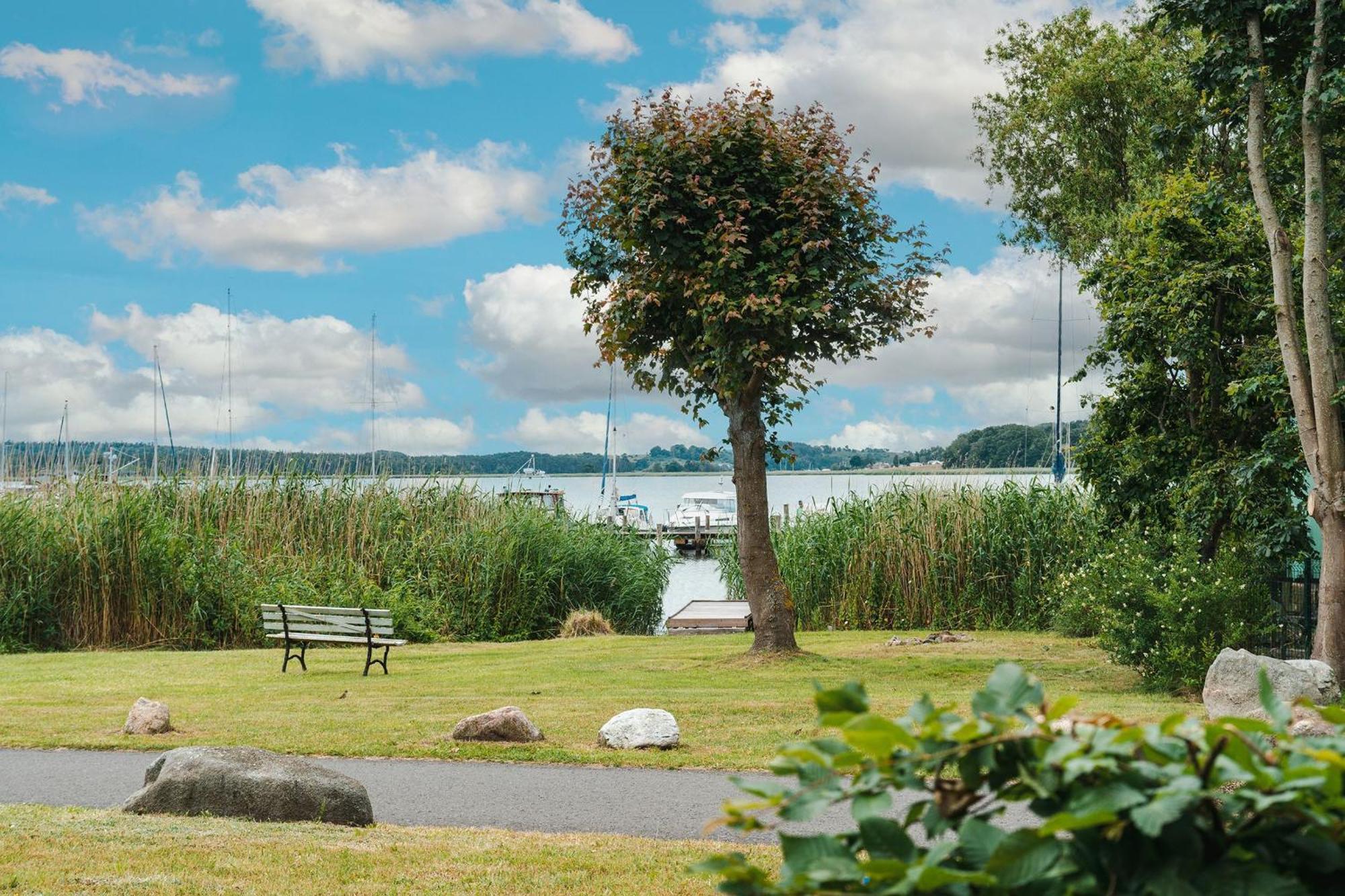 Selliner Ferienappartements Mit Balkon Und Seeblick Luaran gambar